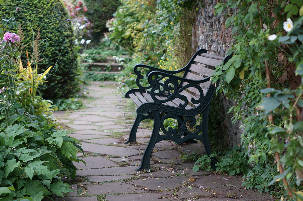 Inside the secret garden (1) | Alina Sandu | Flickr