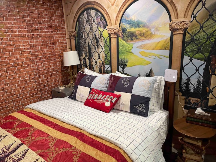 Magic Harry Potter Theme room near Beach/GGP/ZOO - Houses for Rent in San Francisco, California, United States - Airbnb