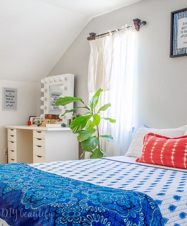 Modern Teen Girl's Bedroom with Platform Bed - DIY Beautify - Creating Beauty at Home