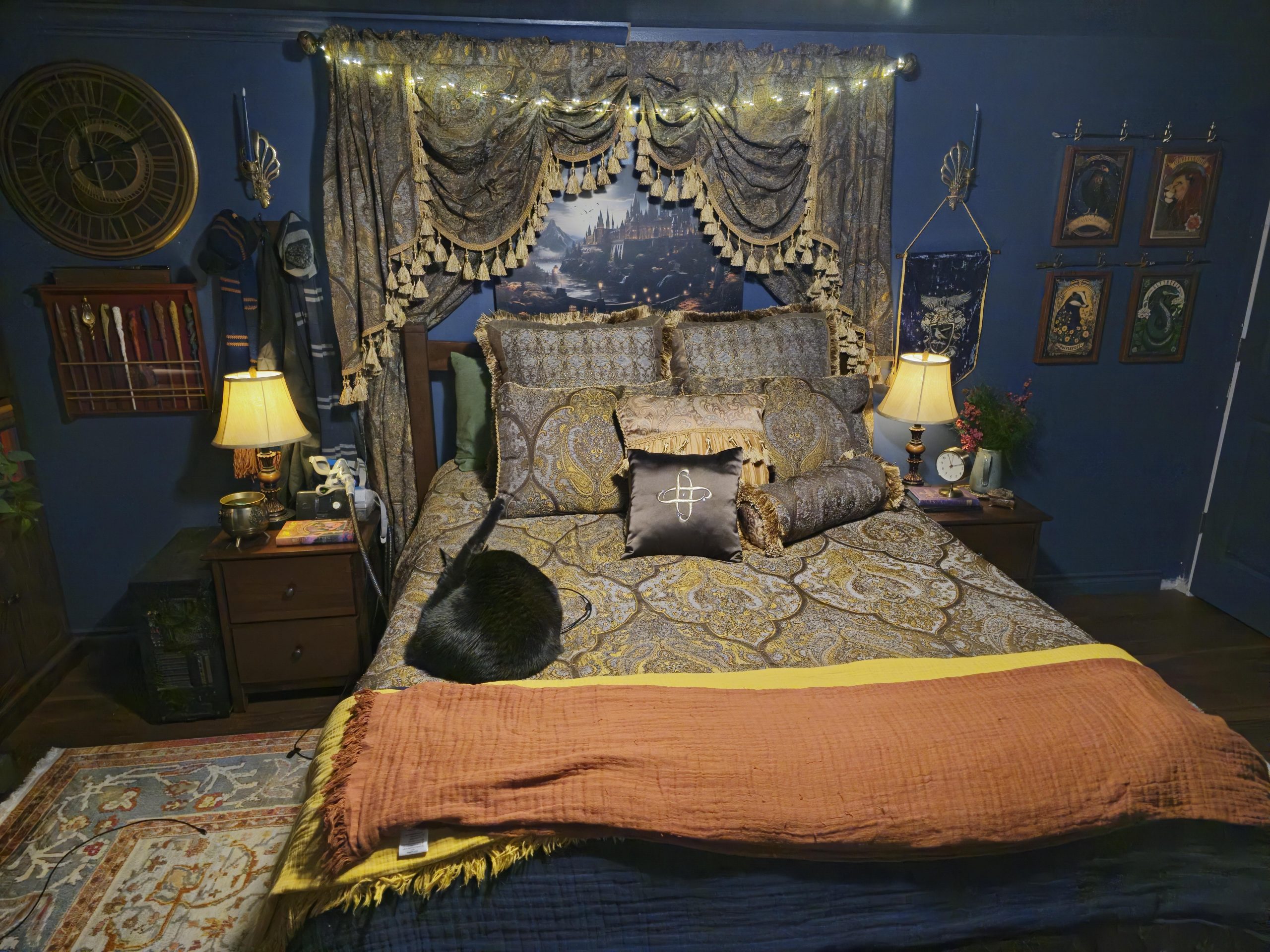 My Ravenclaw Themed Bedroom - First Time Interior Decorating : r/CozyPlaces