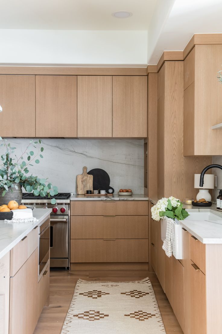 Oak Kitchen Cabinets Timeless Appeal | OPPEIN