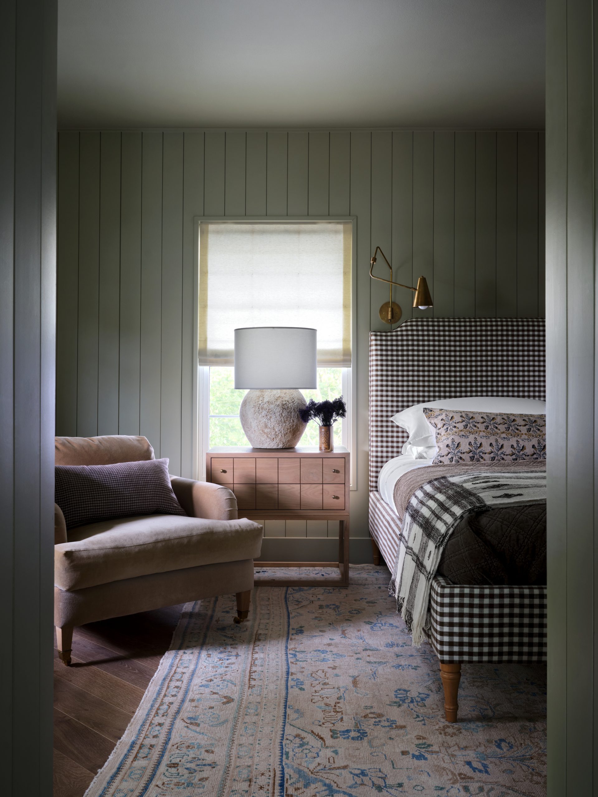 Olive Green Bedrooms: A Soothing Hue For Sanctuary-Like Spaces | Livingetc