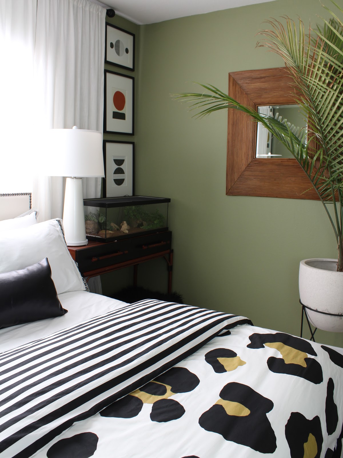 Oscar Bravo Home: Teen Bedroom Makeover with Green Walls