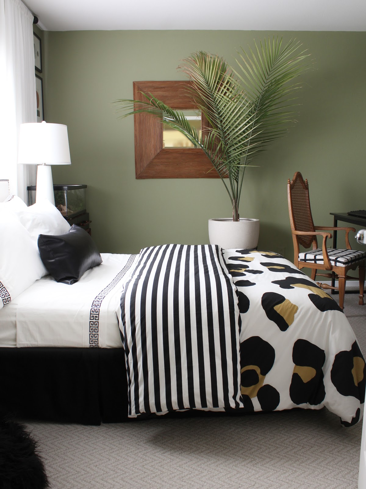 Oscar Bravo Home: Teen Bedroom Makeover with Green Walls