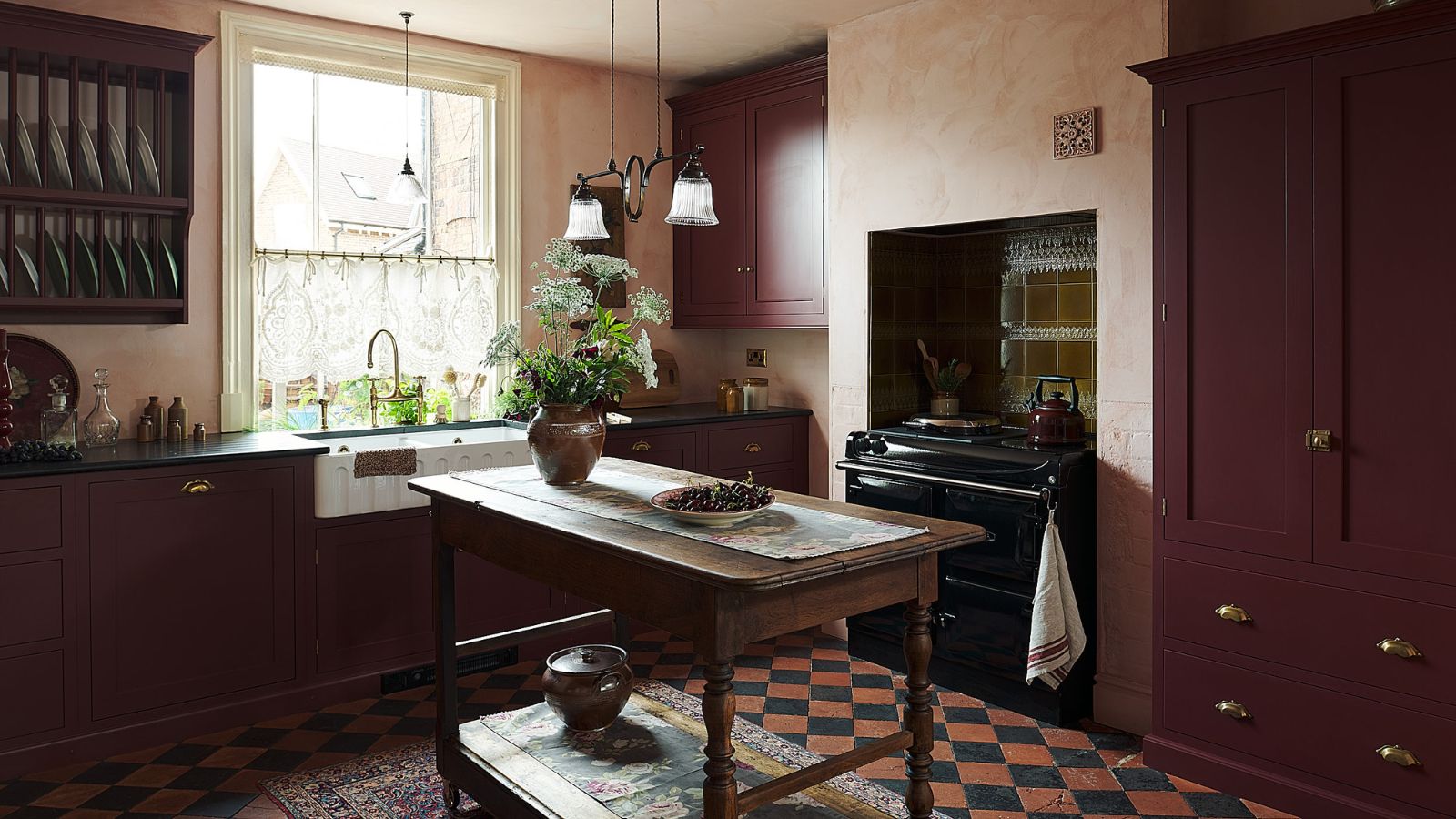 Small Kitchen Trends 2026: The Looks To Know This Year | Homes and Gardens