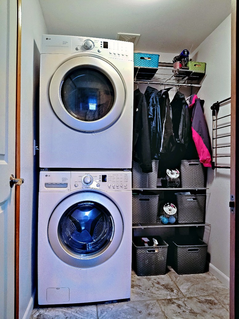 small-laundry-room-stacked
