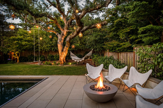 The Artful Garden: Enchanting Lighting