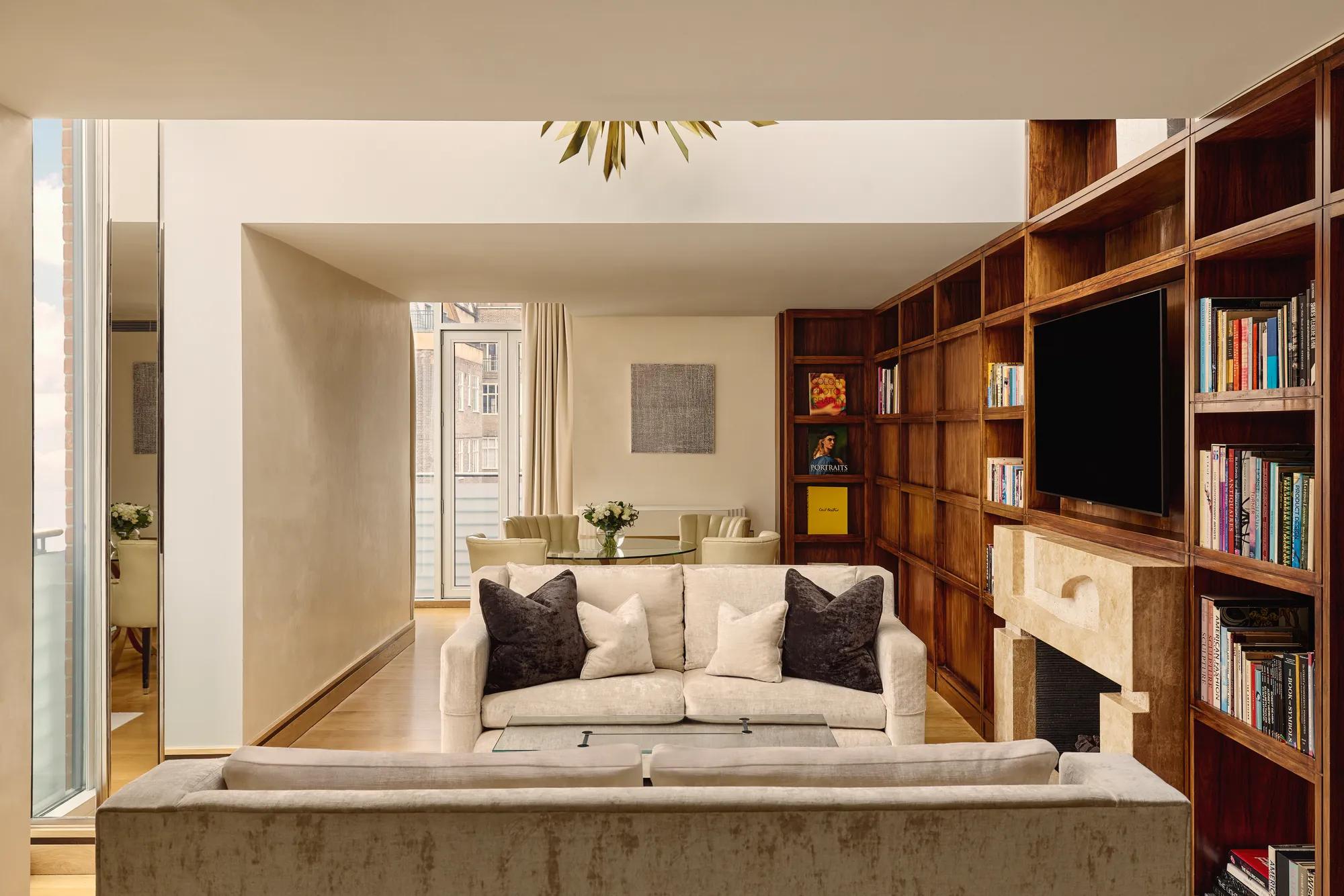The Library Suite: Signature Family Suite In London - The Connaught