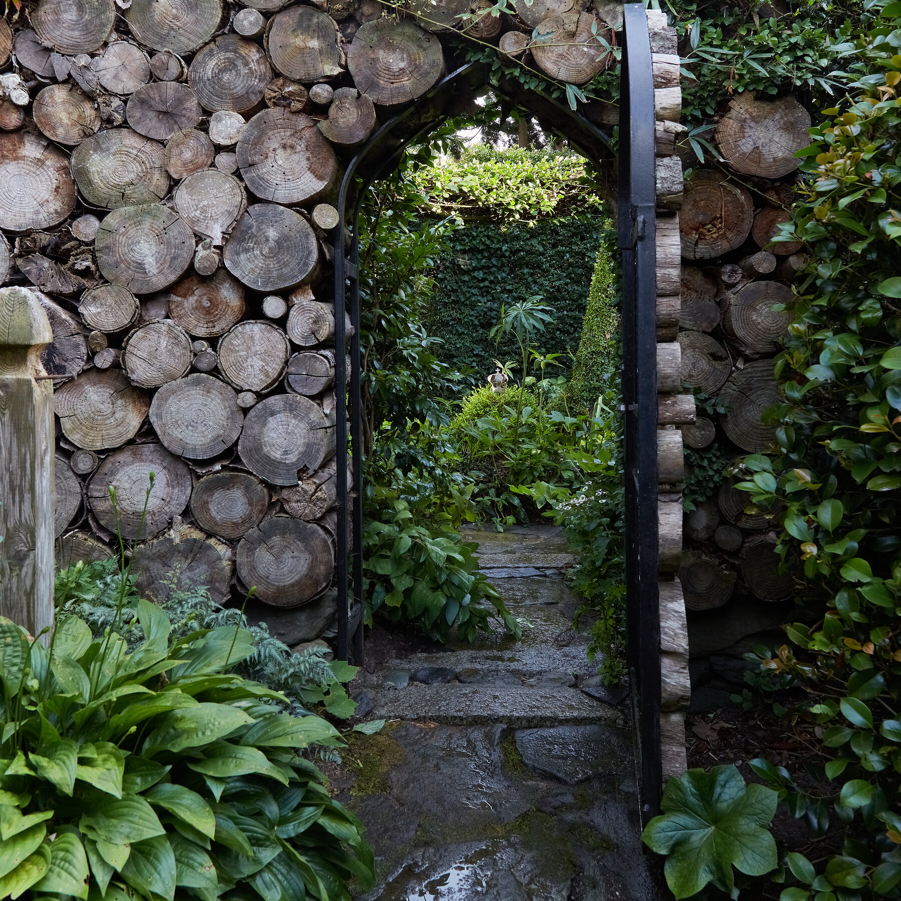 The Magical Rooms of Sakonnet Garden - The New York Times