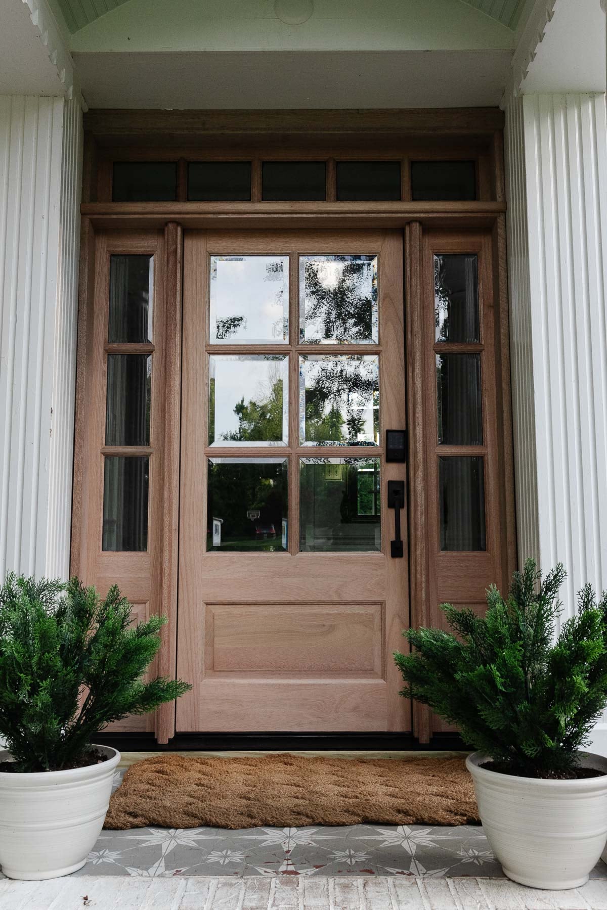 Traditional Front Door Paint Color Ideas Recommended by Designers - Bless'er House