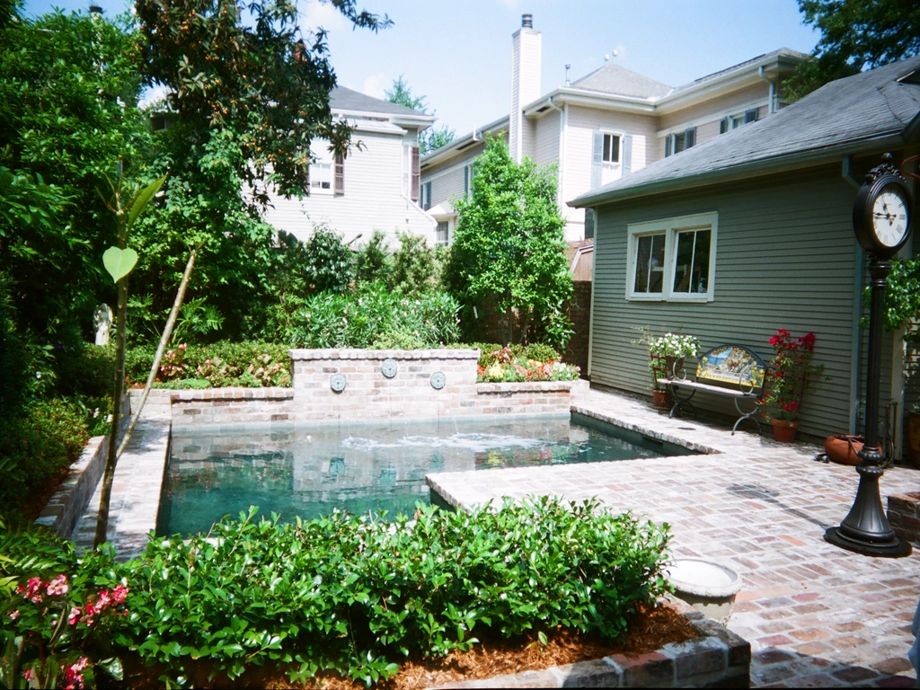 Urban Oasis Custom Pool - Exterior Designs, Inc.