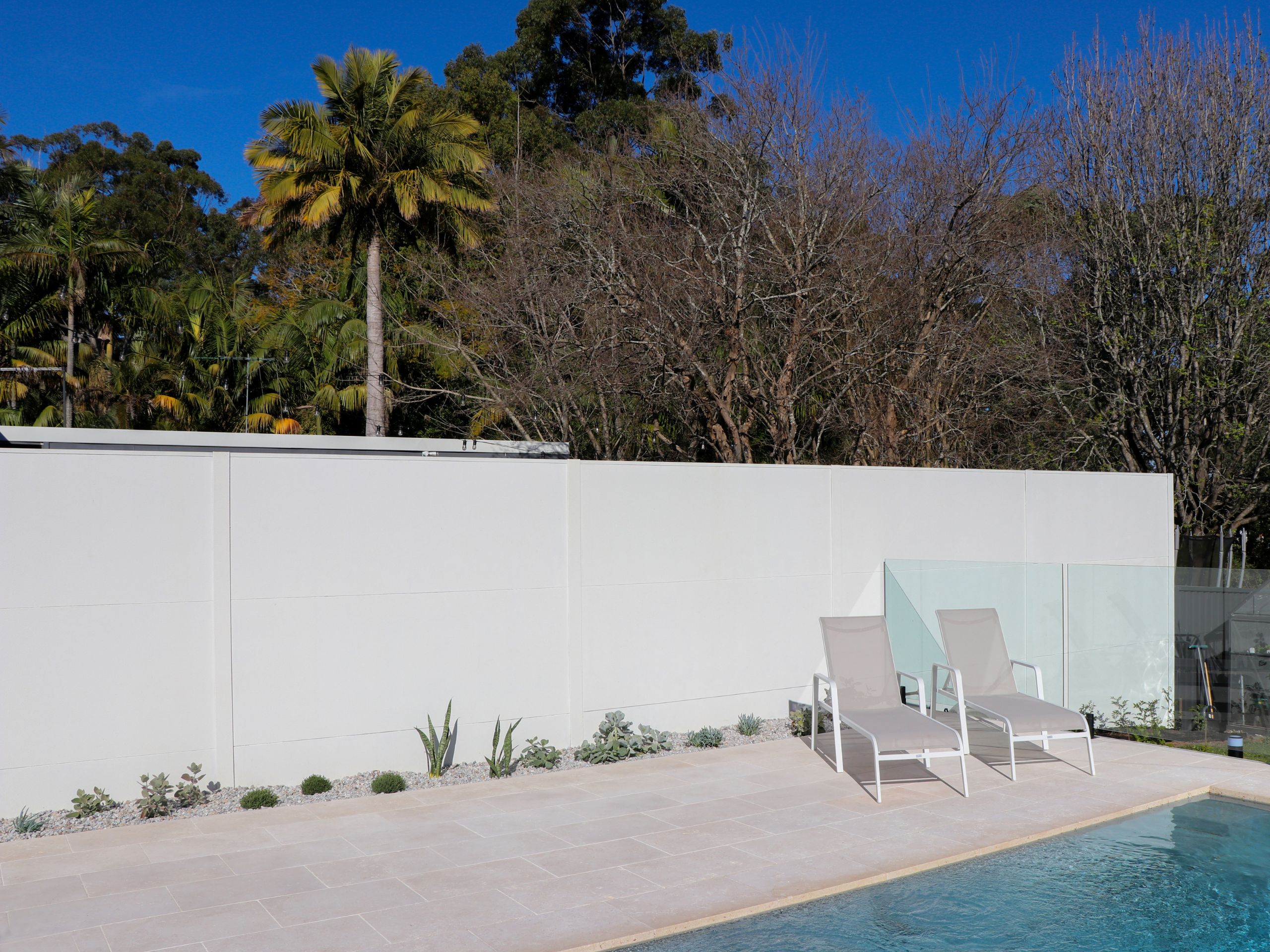 White Pool Fence Ideas: Crisp, Clean, Chic | ModularWalls