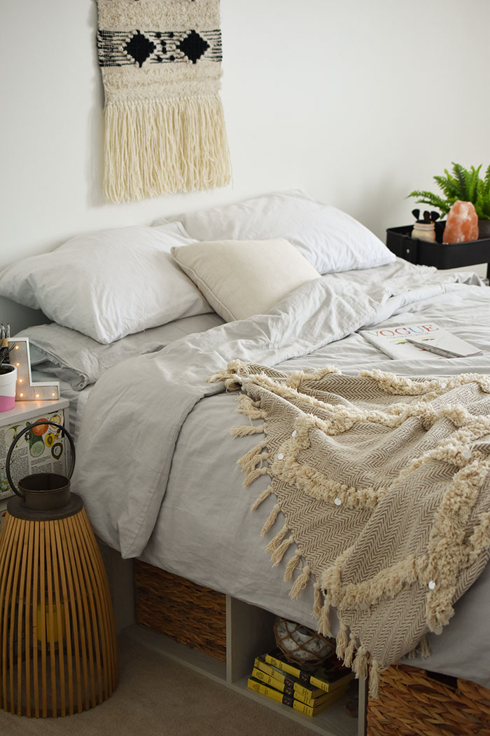 Woman in Real Life: Teen Girl Boho Neutral Bedroom Ideas (With A Platform Bed)