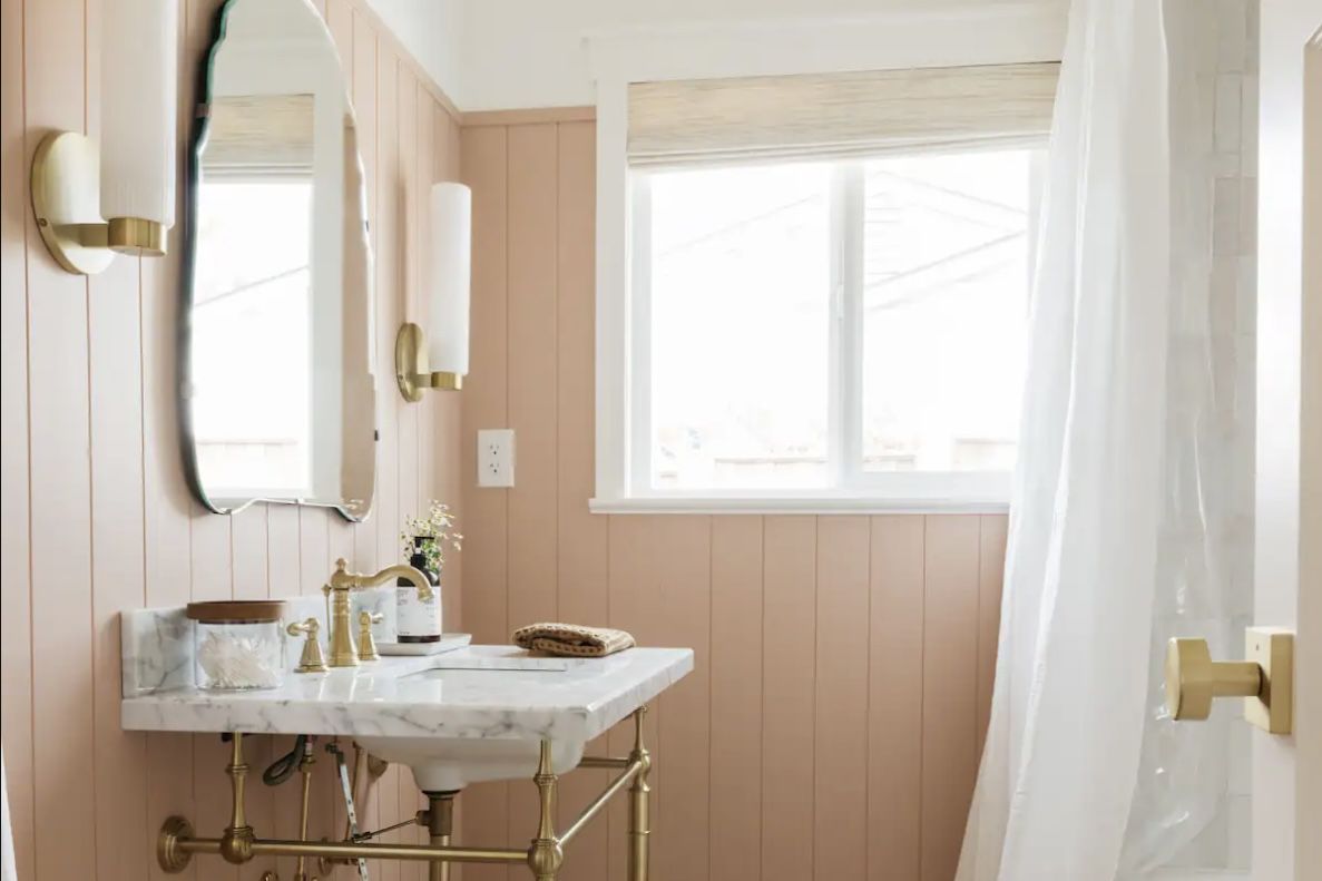 11 Paint Colors That Instantly Make a Small Bathroom Look Bigger