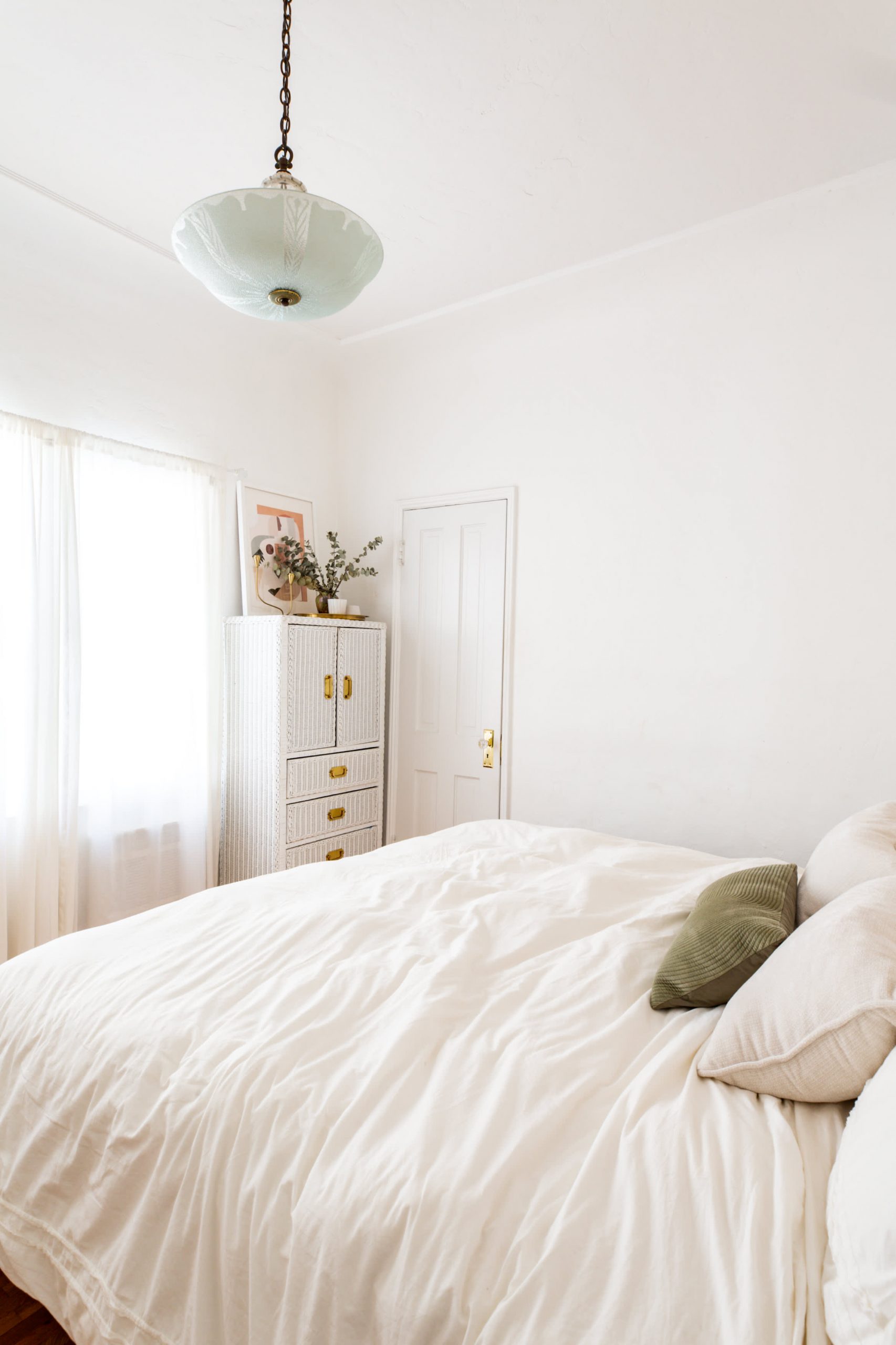 12 Scandinavian Bedroom Ideas - Photos of Lovely Scandinavian-Style Bedrooms | Apartment Therapy