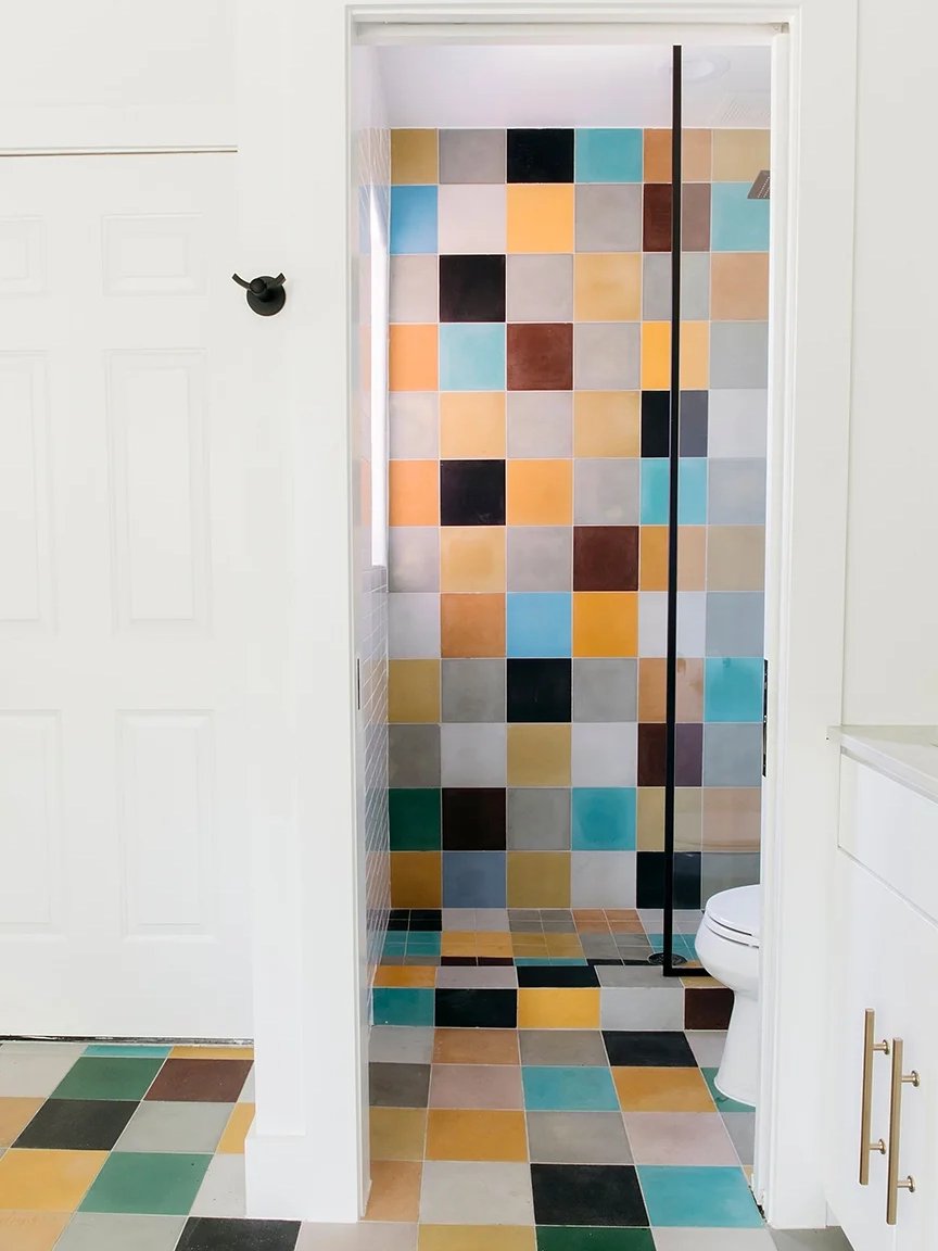 14 Small Bathroom Ideas That Make a Statement Even In a Tiny Space