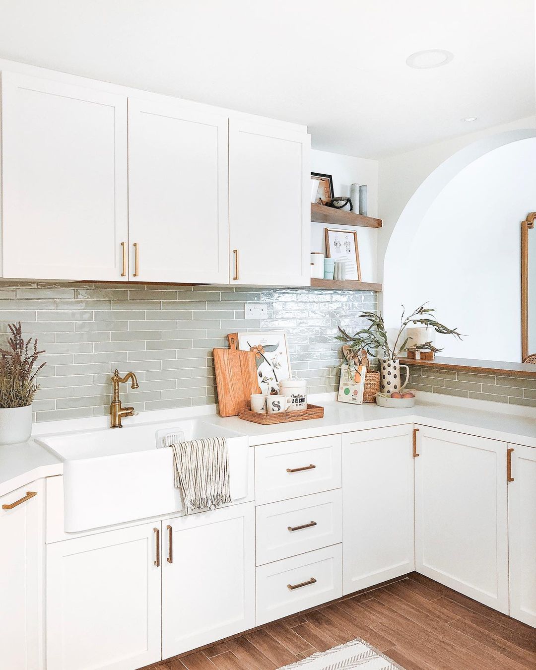 16 Unique White Kitchen Backsplash Ideas