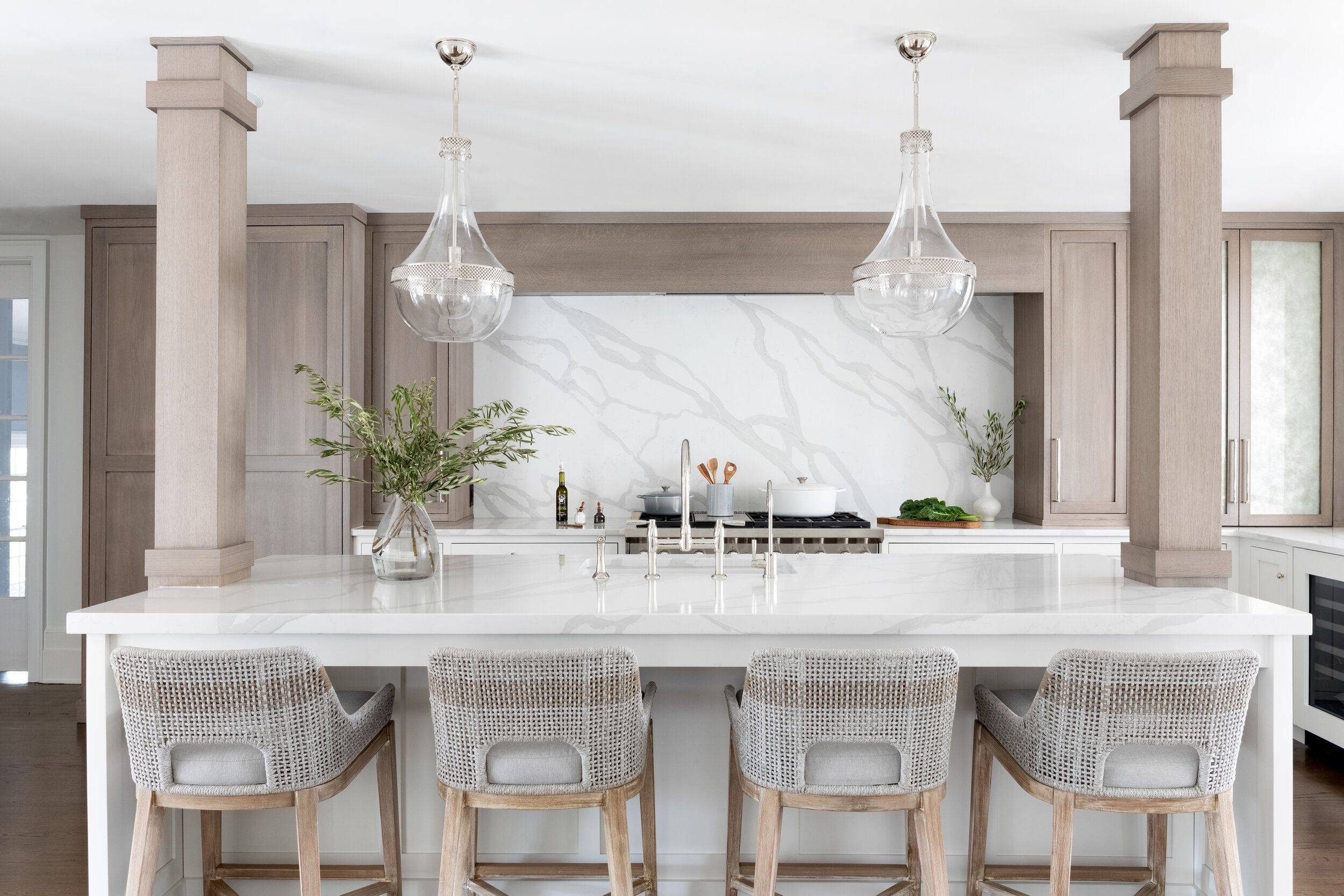 16 Unique White Kitchen Backsplash Ideas