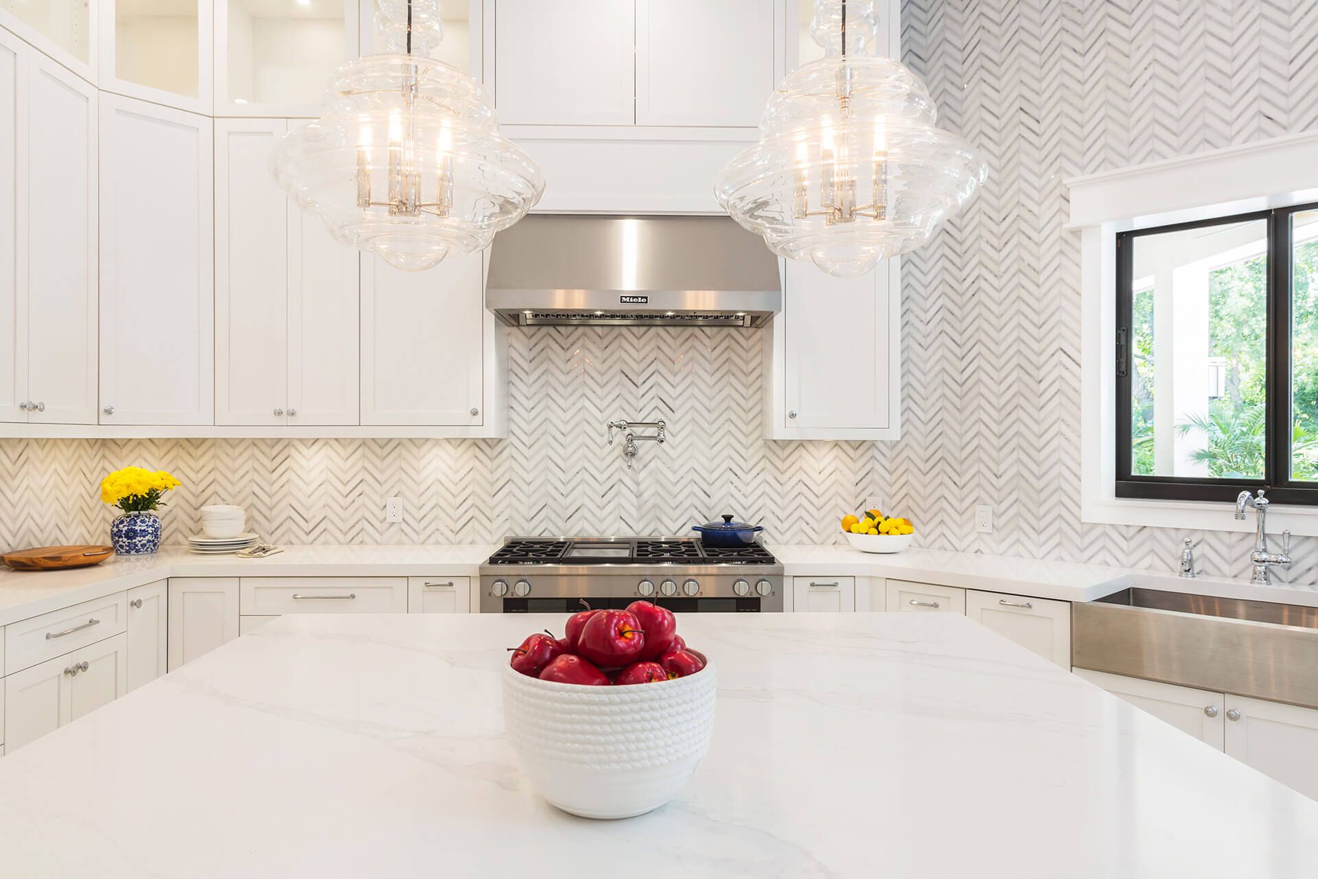 16 Unique White Kitchen Backsplash Ideas