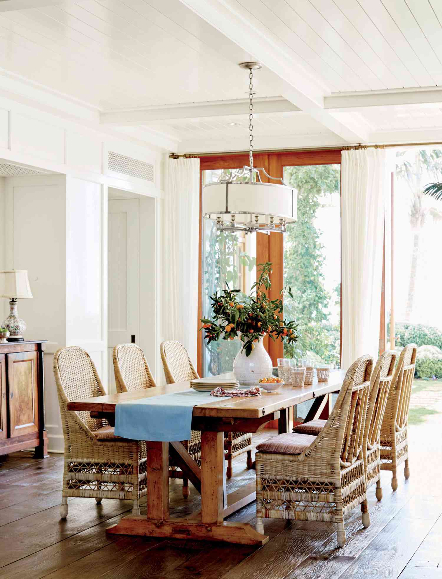 20 Best Coastal Design Tips From The Pros
