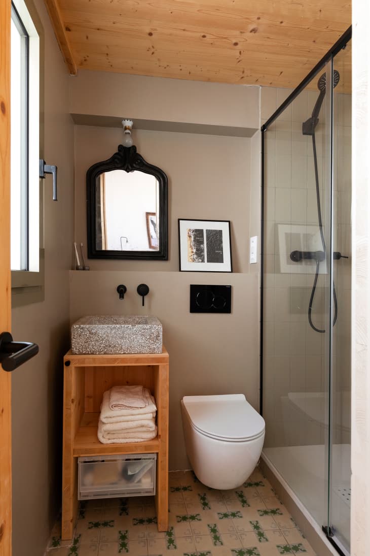 20 Incredible Apartment Bathroom Decorating Ideas | Apartment Therapy