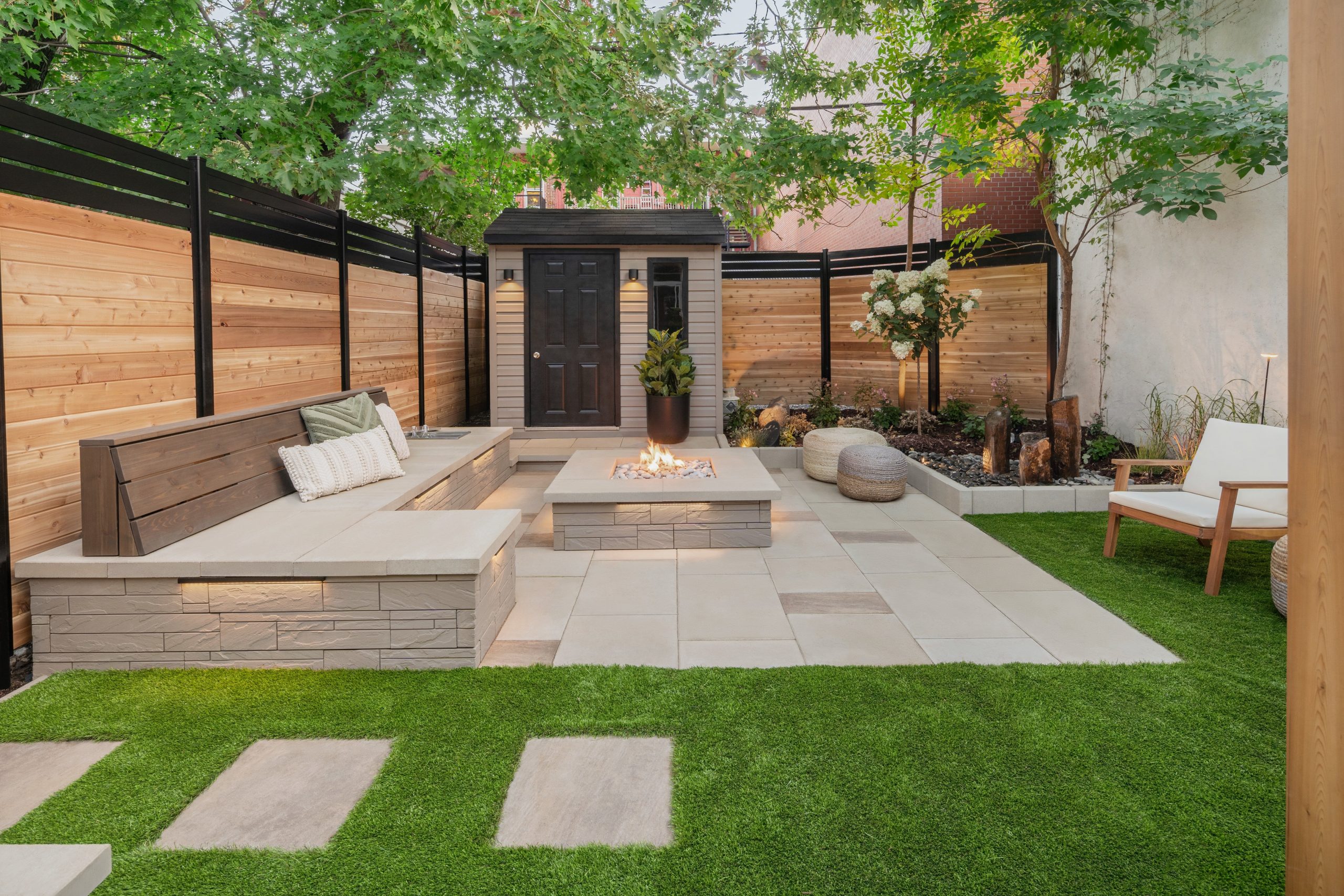 20 Small Backyard Design Ideas｜Techo-Bloc