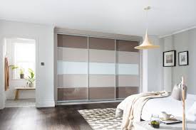 21 Stylish Wardrobe Designs That Celebrate Contrast