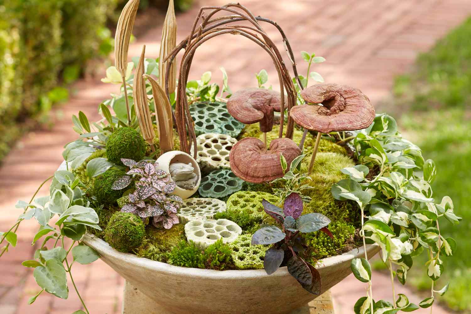 26 Fairy Garden Tricks to Turn Your Yard Into an Oasis