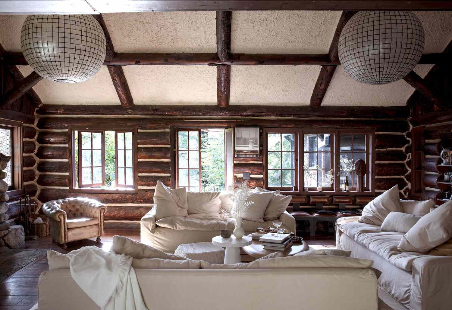 28 Log Cabin Interiors That Are Both Rustic and Modern