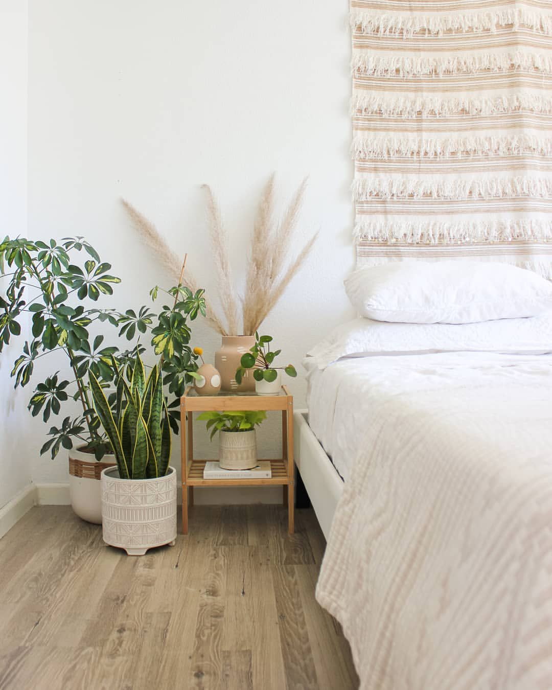 40 Earthy Bedroom Ideas You'll Love Waking Up To