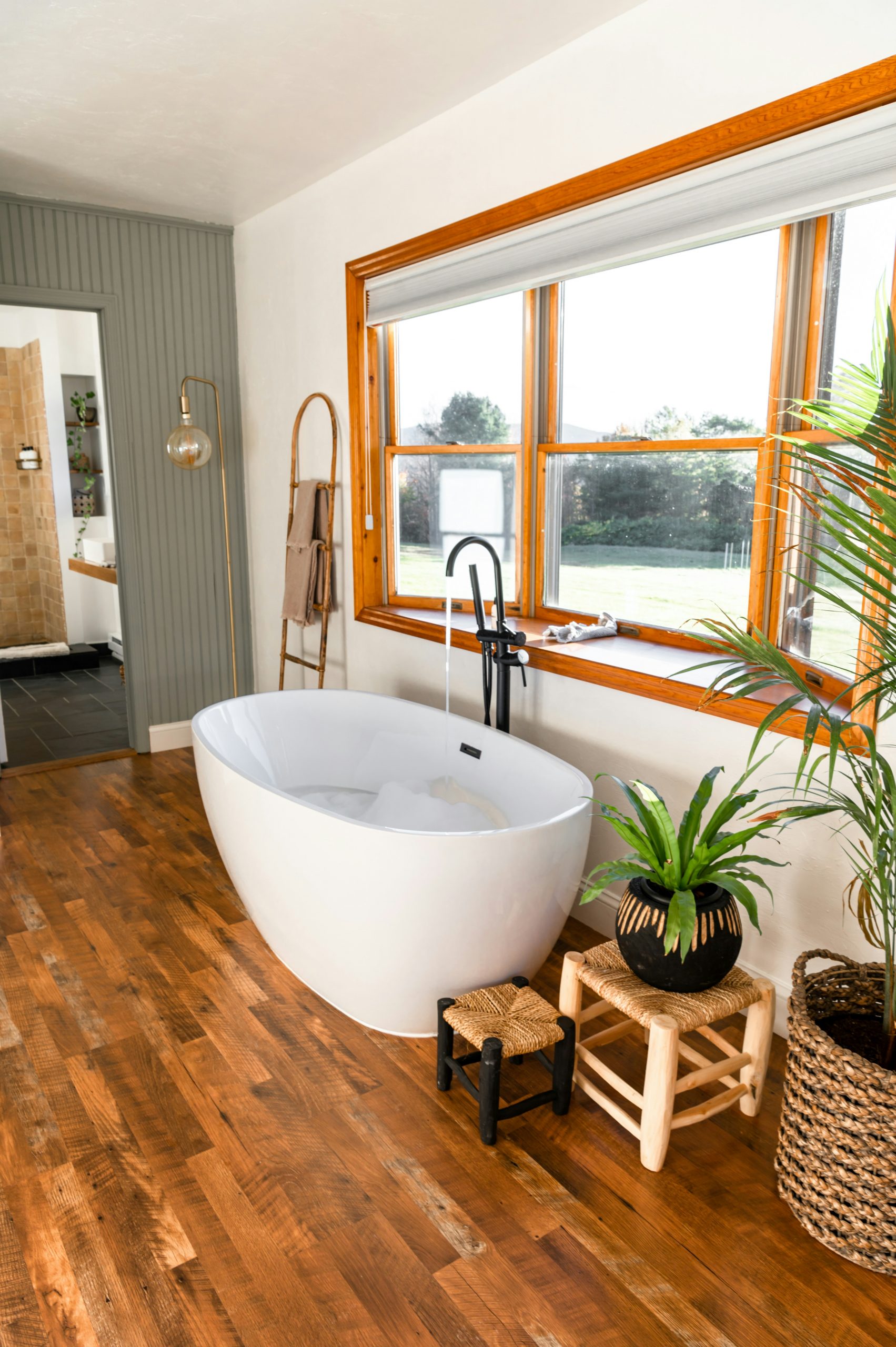 A bright bathroom with contemporary design