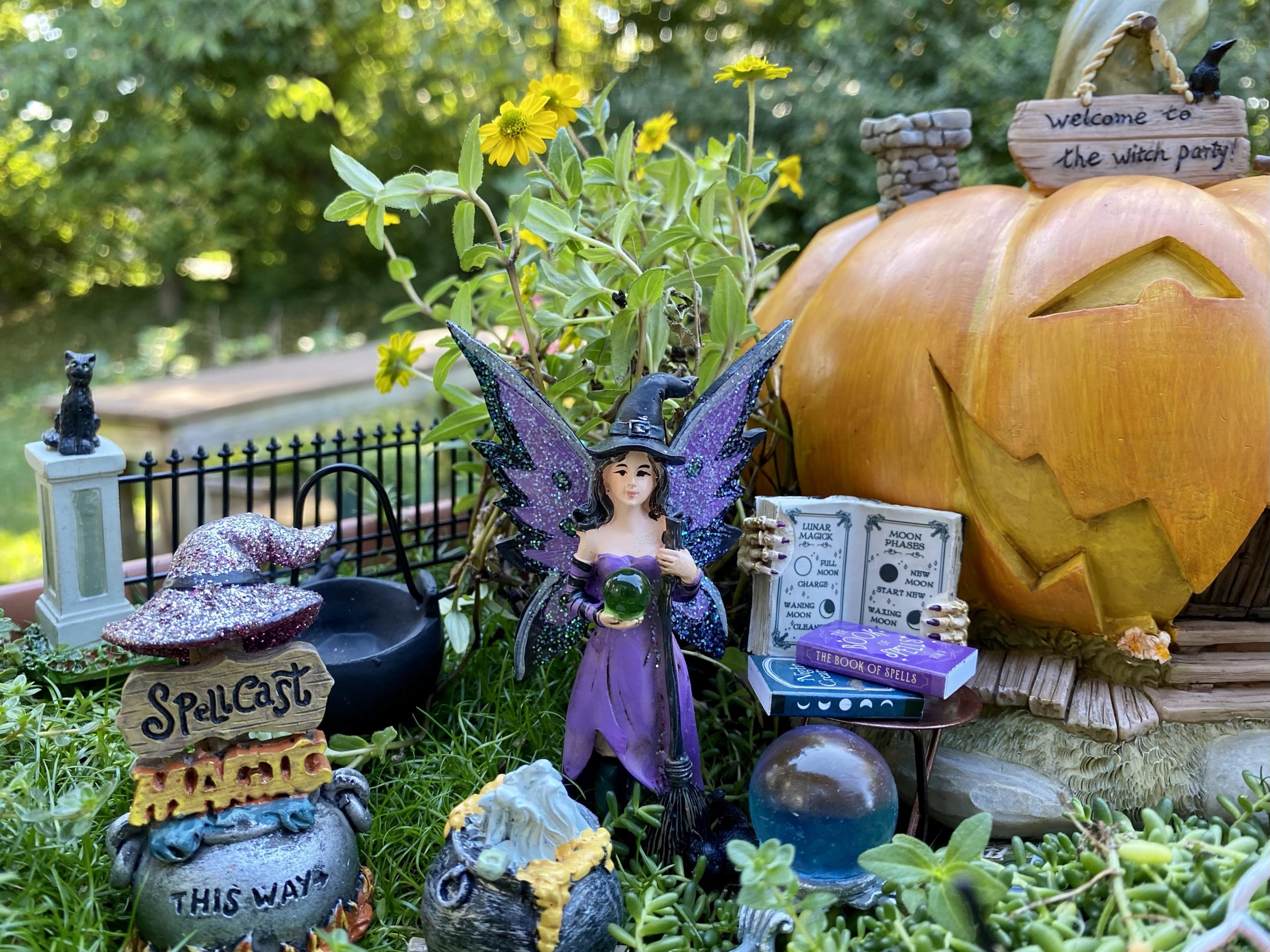 A Feast of Fall Color: Featuring Four New Fairy Garden Designs – Gnome Decor