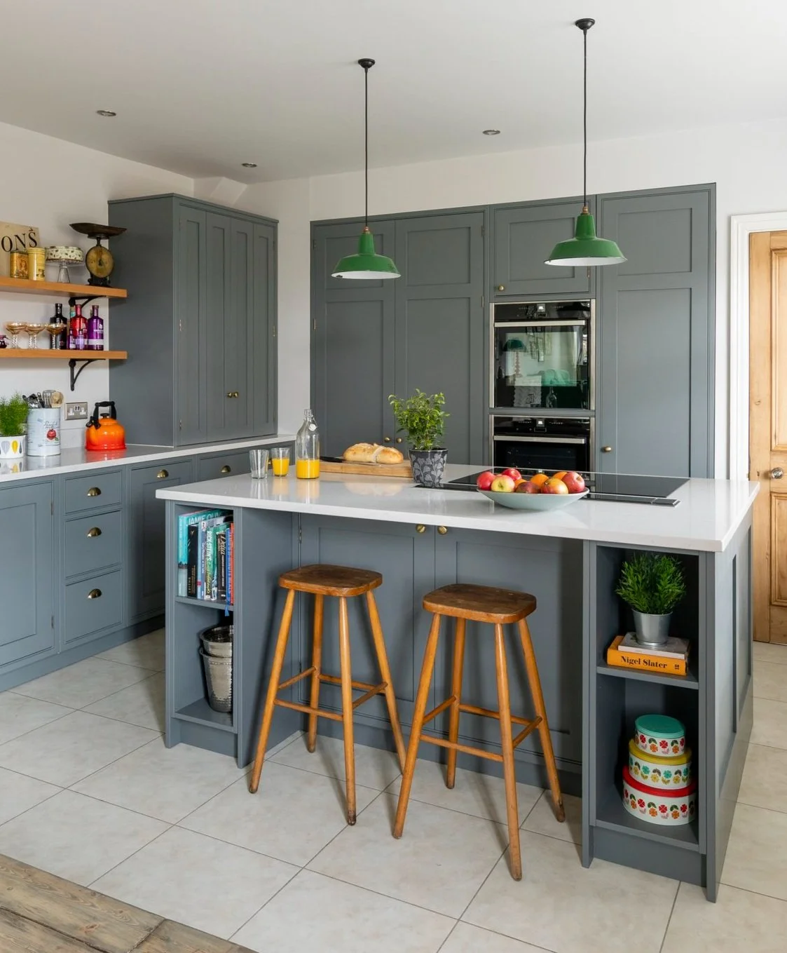 A simple guide for hanging kitchen pendant lights