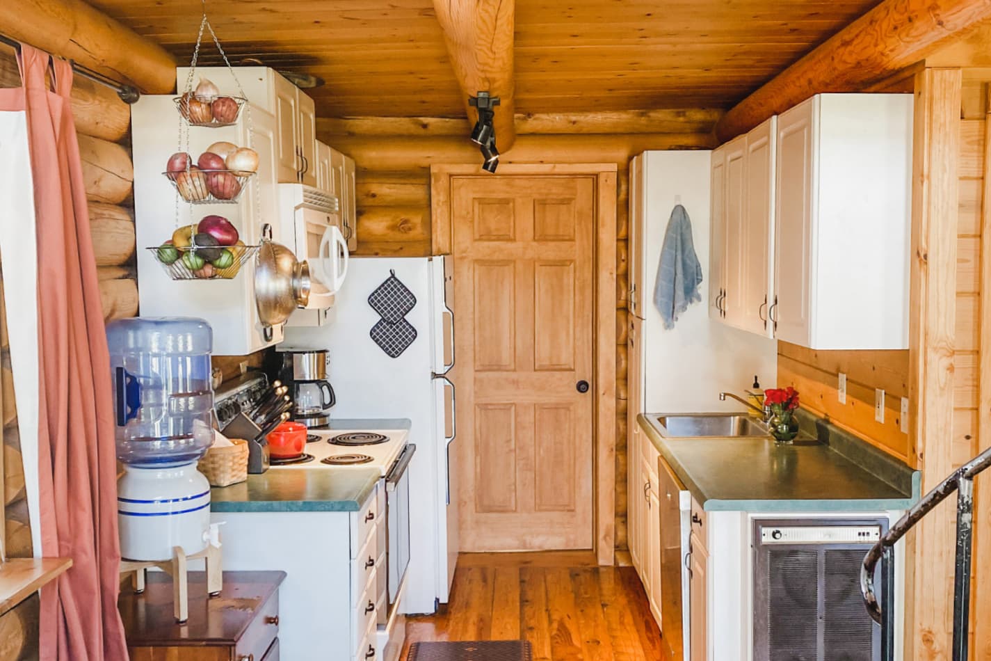 Cozy Log Cabin in Wyoming Tour Photos | Apartment Therapy