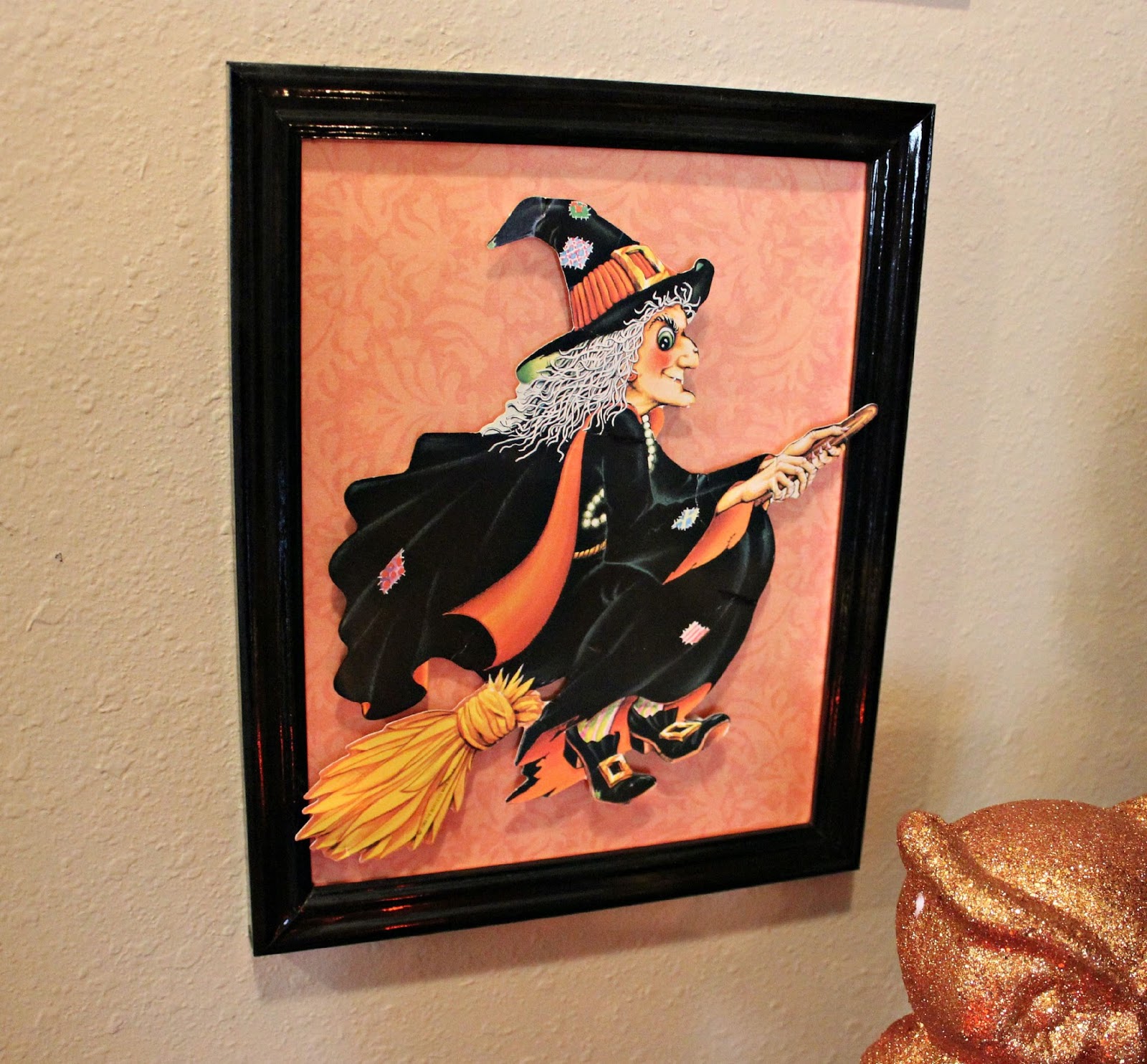 Crafty in Crosby: Vintage Halloween Vignette