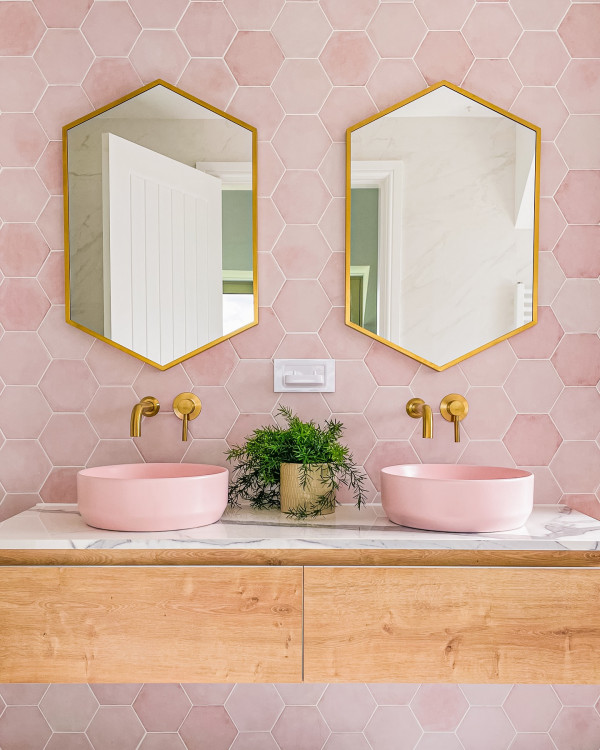 Creating a Chic Contemporary Pink and Black Bathroom Design