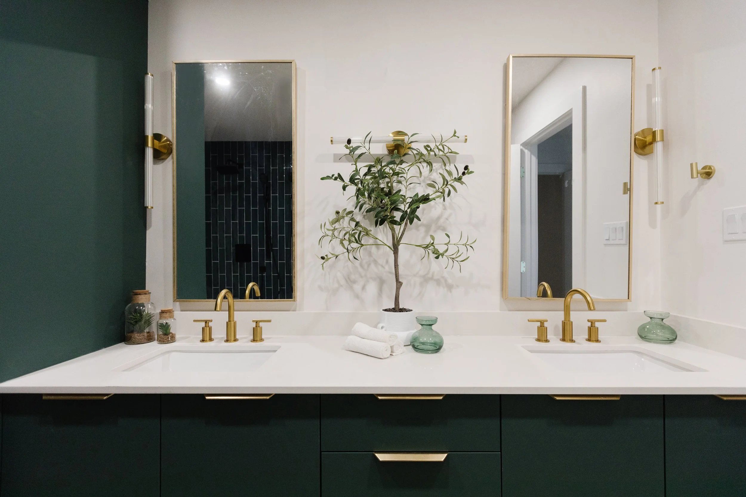 Dark Bathroom Ideas for Drama