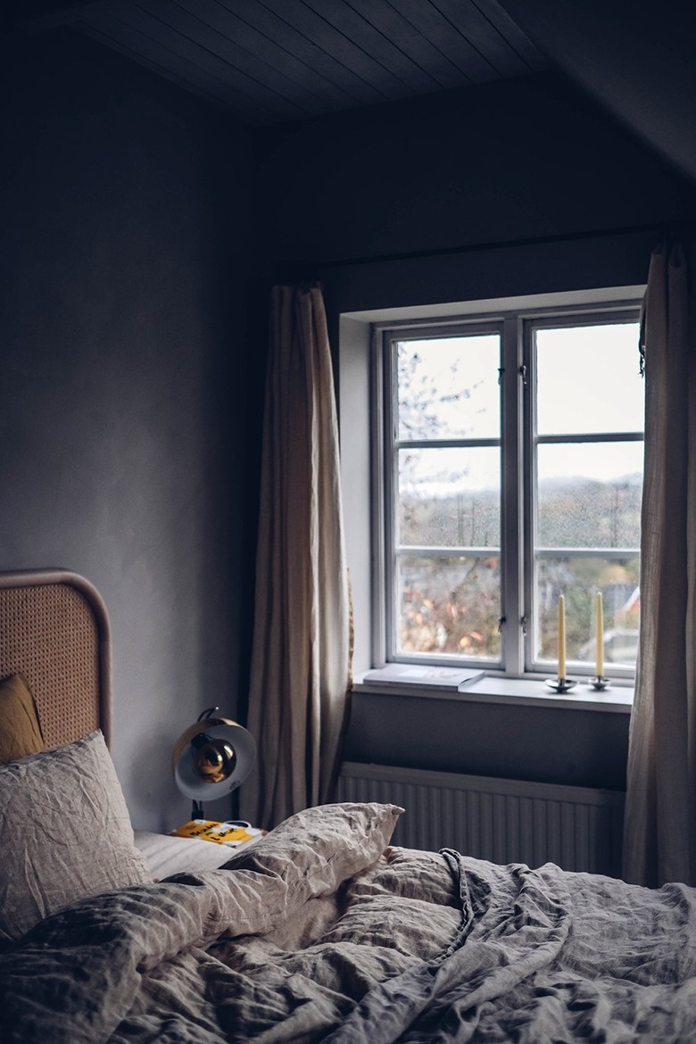 Dark Minimalist Bedroom Ideas That Seem Too Dreamy To Be True