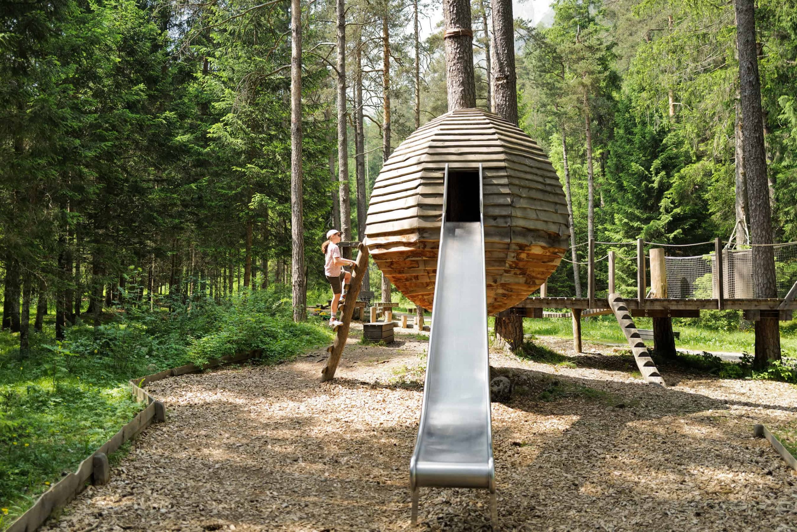 Day out with kids in South Tyrol: Forest time at the Portjoch playground | the urban kids