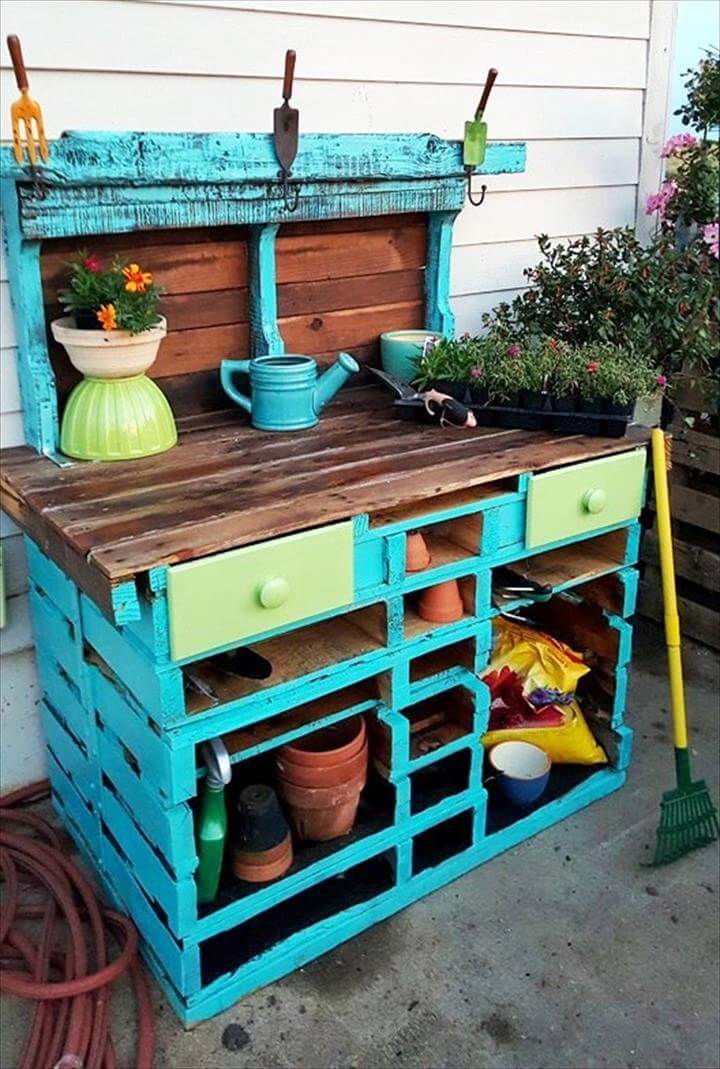 DIY Pallet Potting Table - Easy Pallet Ideas