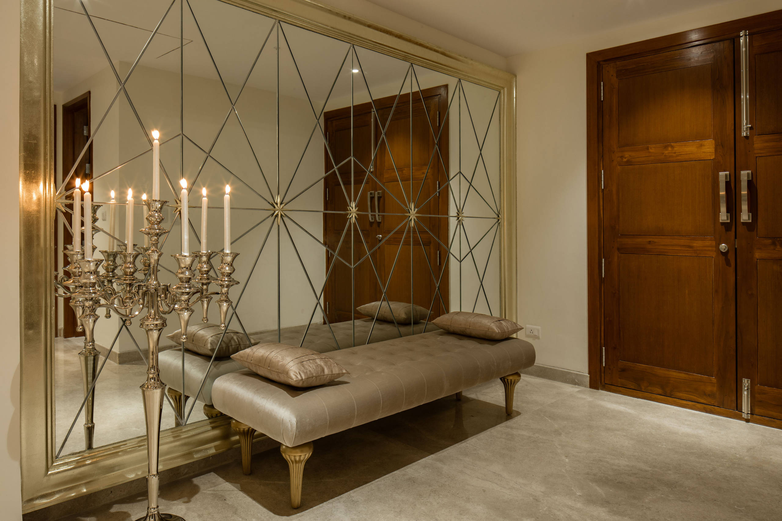 How to Make a Serious Style Statement With Mirrors