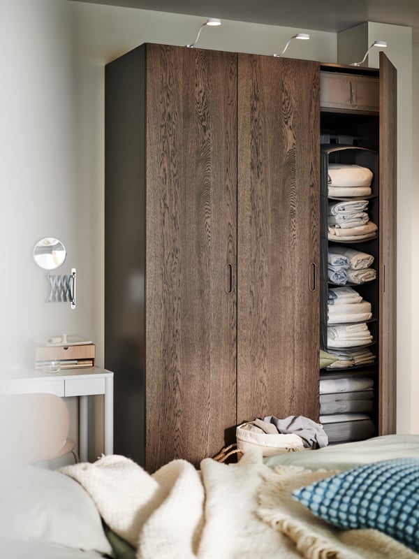 Japandi-style minimal bedroom ideas - IKEA