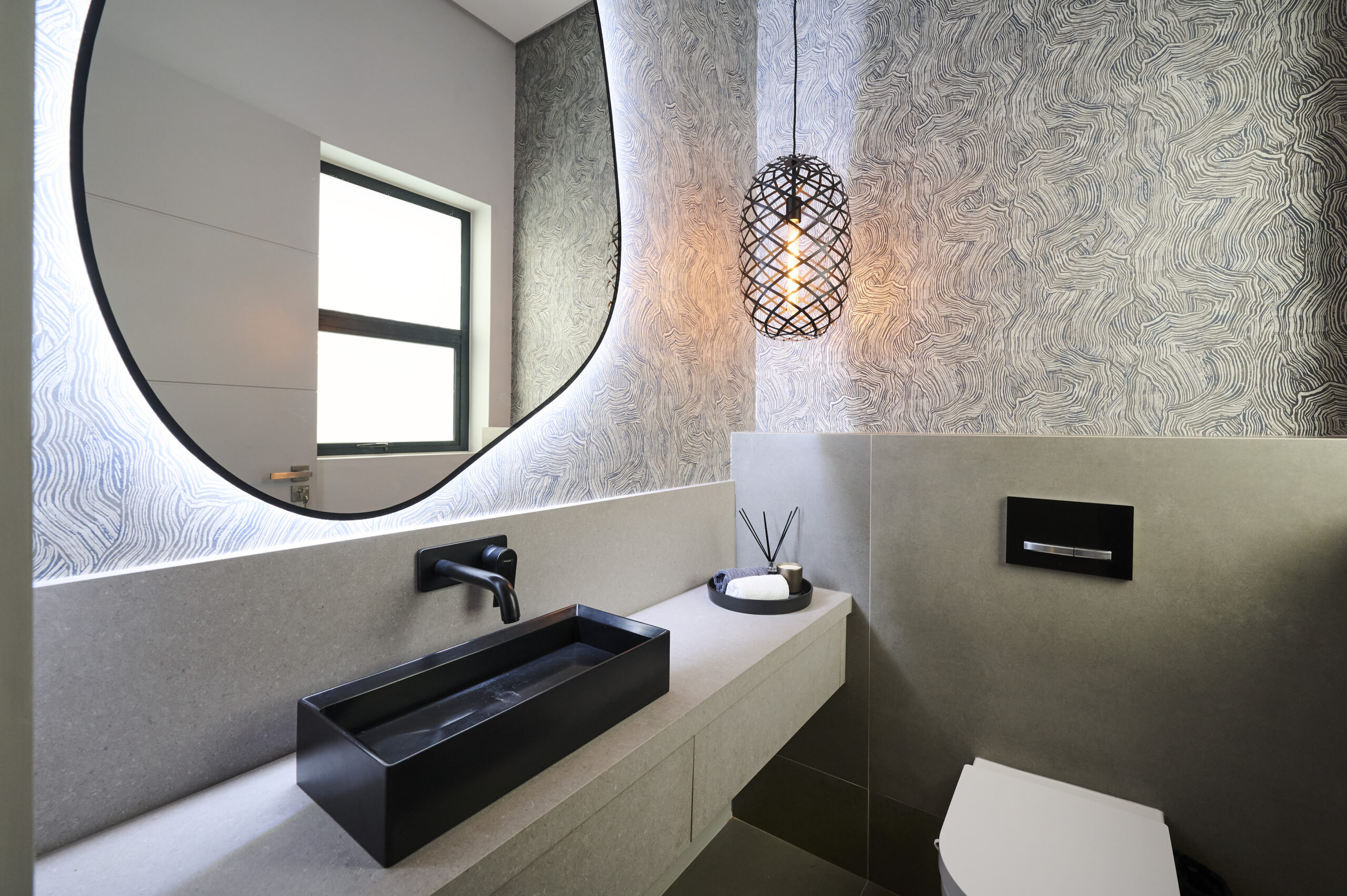 main-en-suite-luxury-bathroom design | Meik Architects