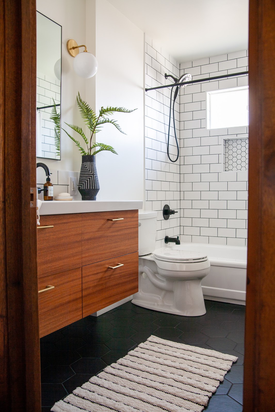 Modern bathroom renovation REVEAL: The finished One Room Challenge! / Create / Enjoy