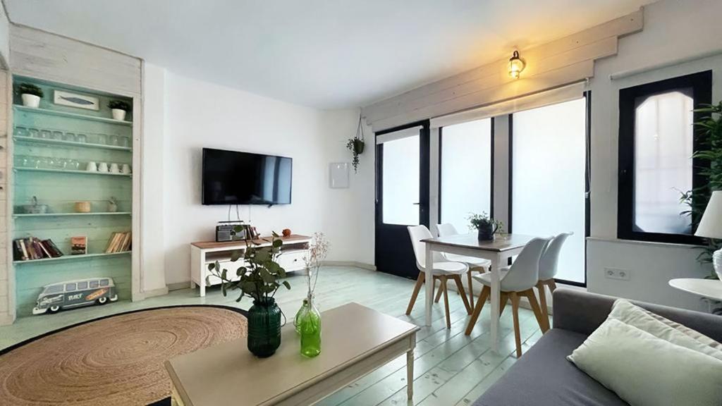 New Cozy Beach apartment, WiFi, Valencia (updated prices 2026)