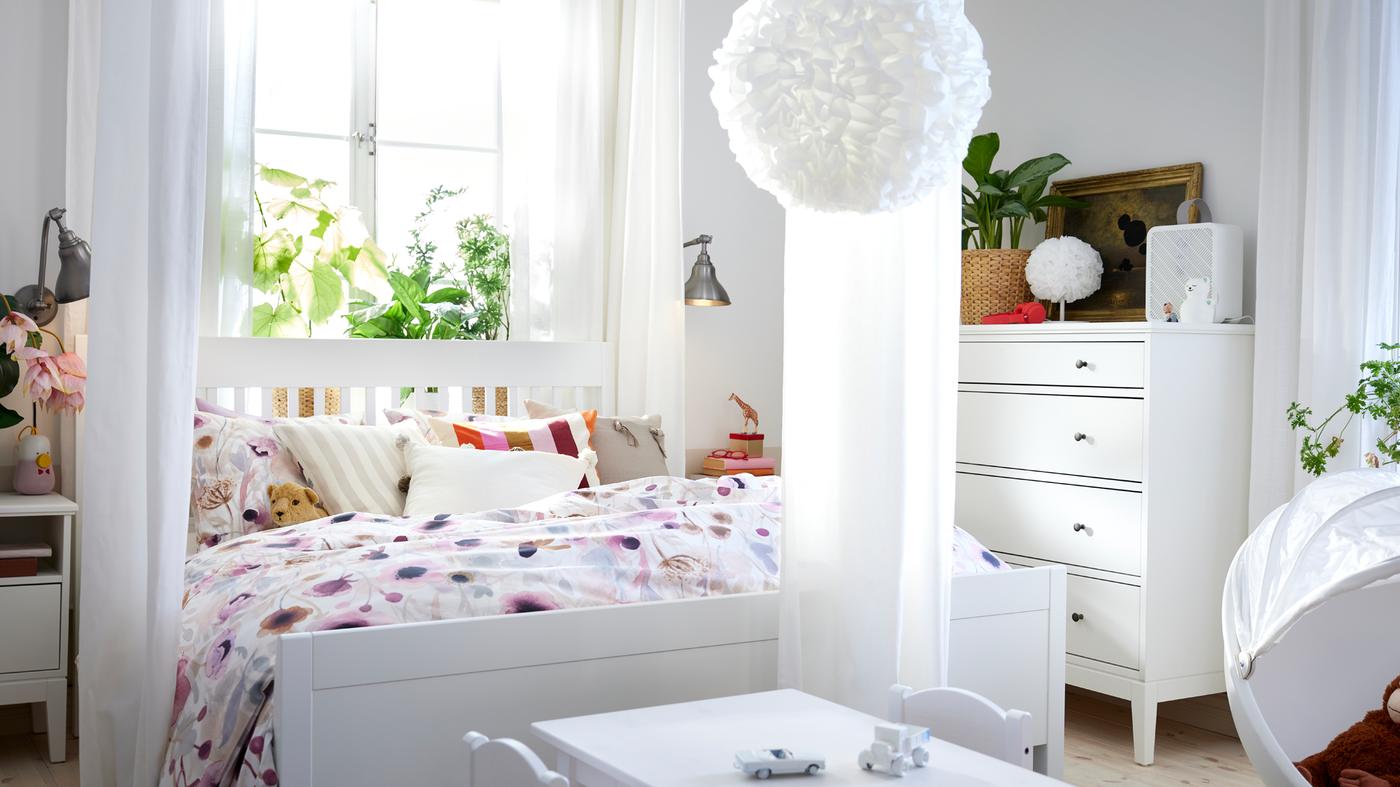 Parents and kids shared bedroom in traditional style - IKEA