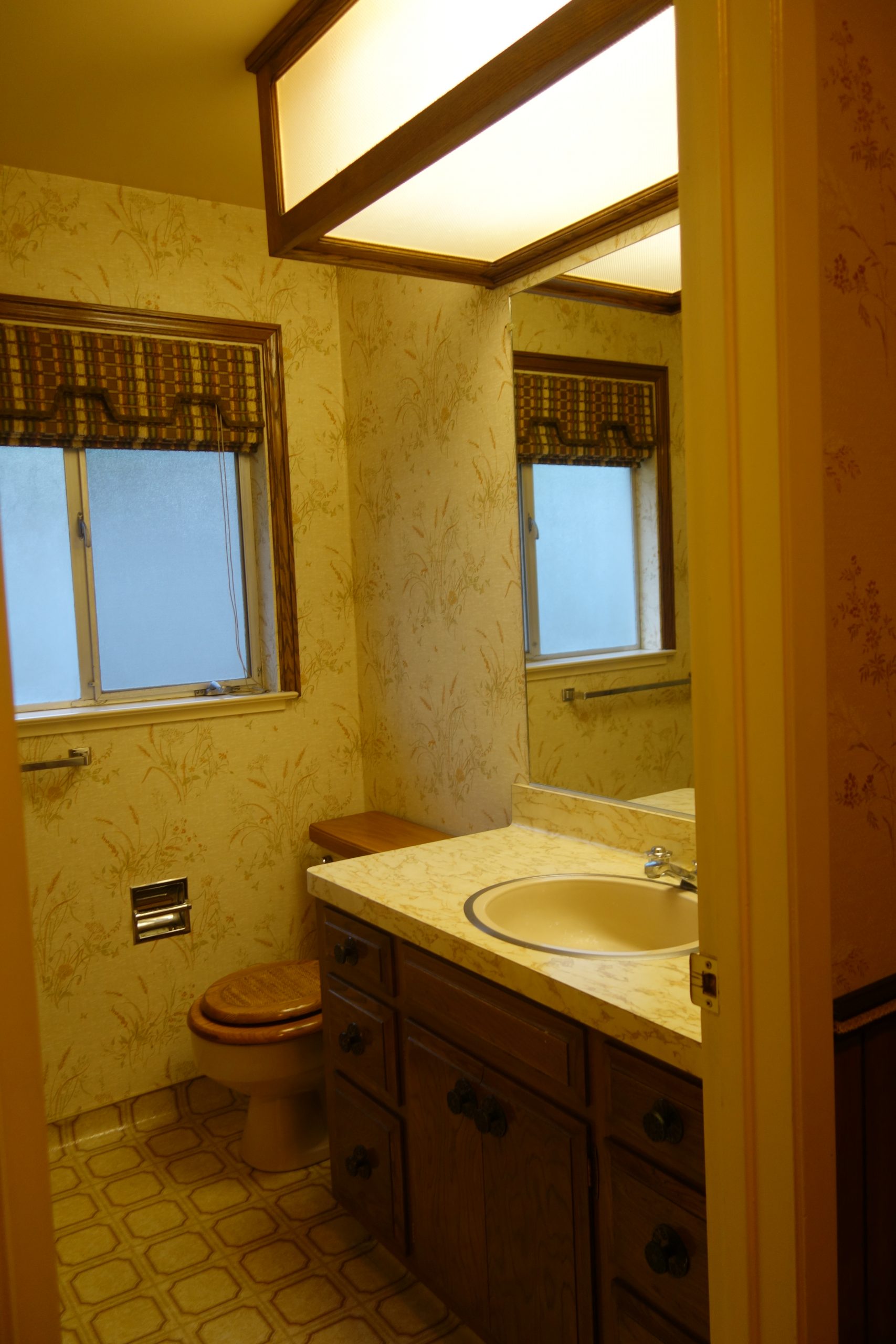 Parents' House: Guest Bathroom – Girliest Tomboy