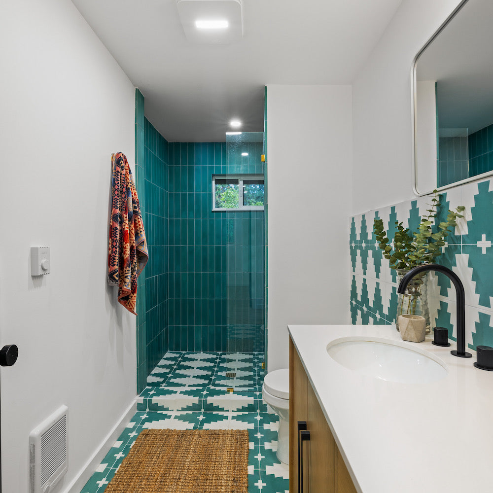ten coastal shower tile ideas for a serene beach house bathroom