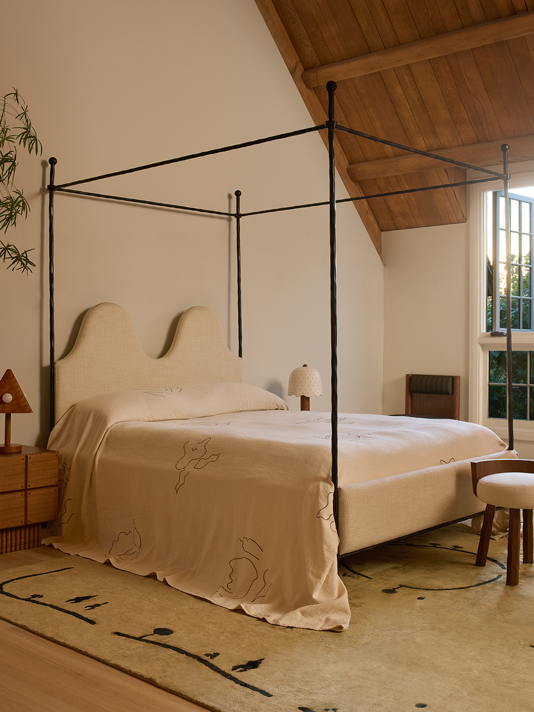 Trending: Canopy Beds That Transform Your Space into a Sleep Sanctuary | domino