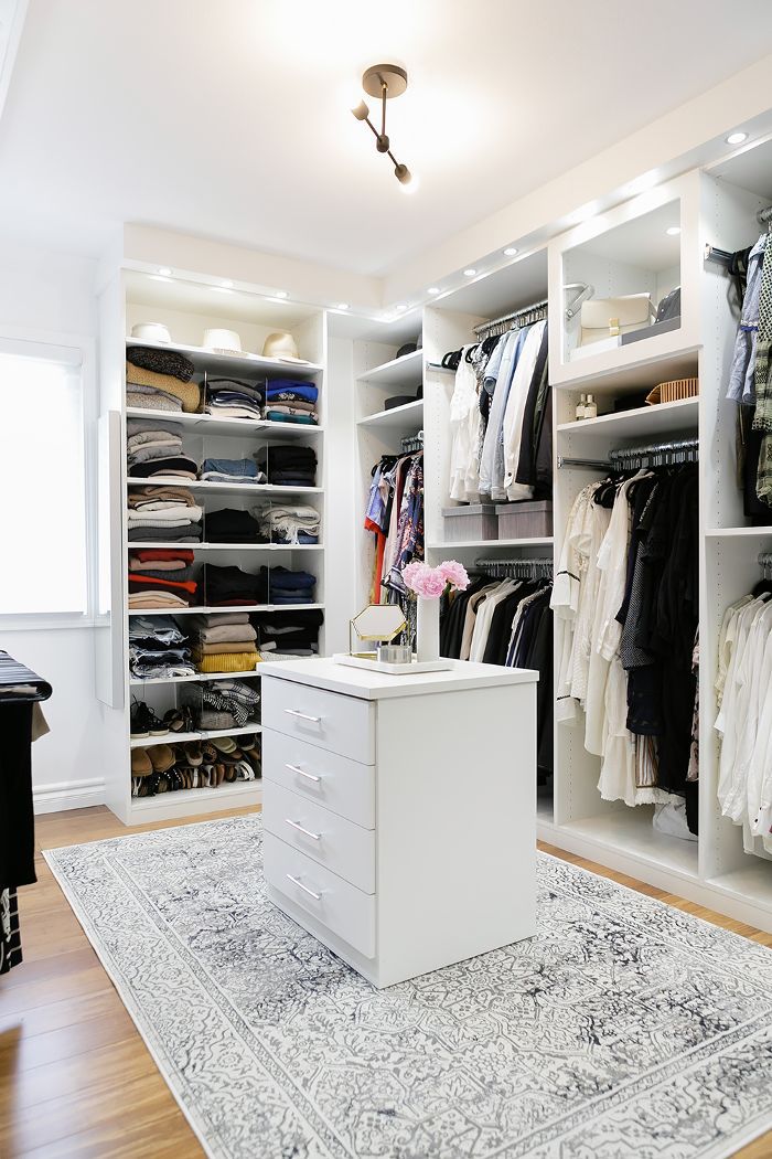 10 Great Closet Lighting Fixtures
